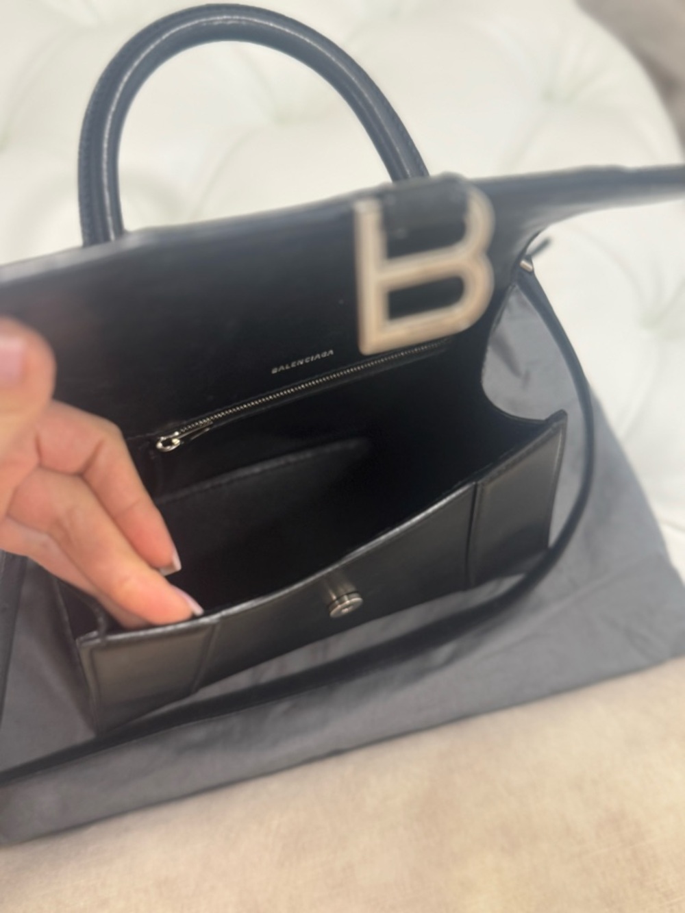Balenciaga Black Leather Graffiti Hourglass Satchel - Picture 8 of 8